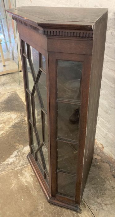 Georgian and later oak corner cupboard in the Chippendale style Ht 106cm W 73cm - Image 2 of 2