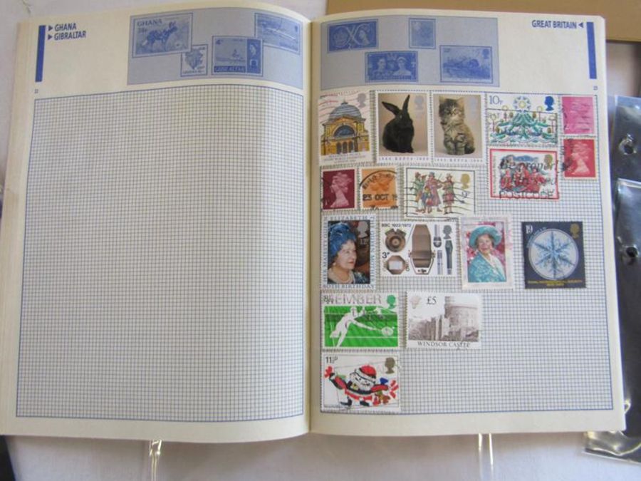 Collection of stamp albums includes The New Zealand stamp collection (still sealed), 2002 China - Image 4 of 9