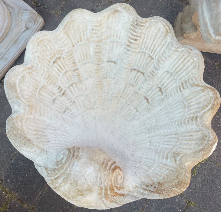 Shell bird bath - Image 2 of 2