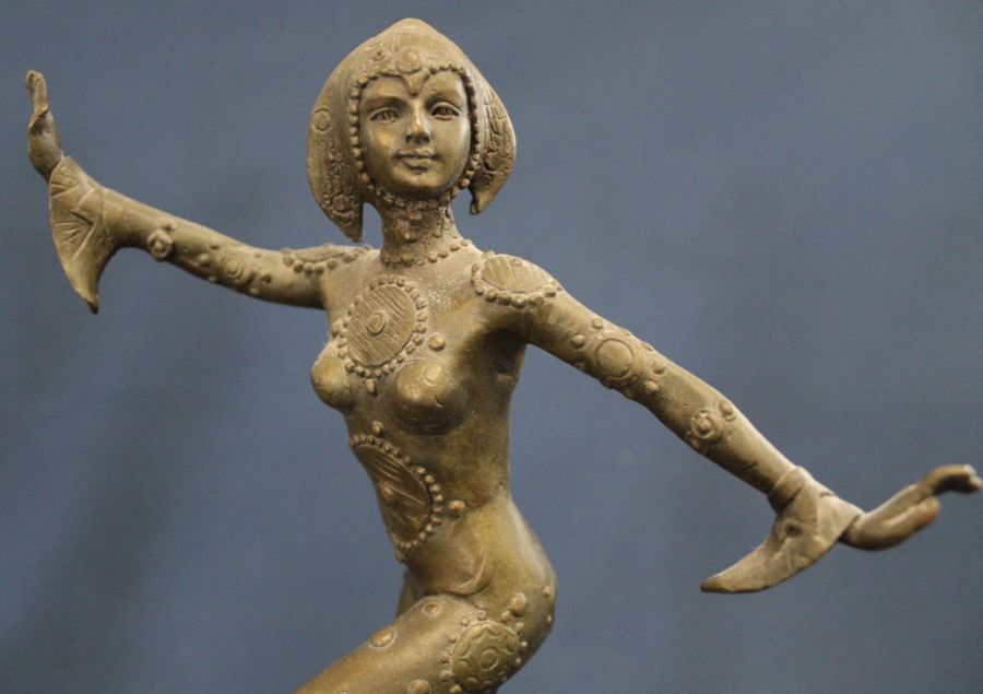 After Demetre Chiparus, Art Deco style bronze modelled as a female dancing Jester, raised on a - Image 2 of 2