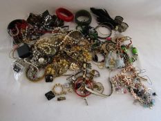 Mixed collection of costume jewellery