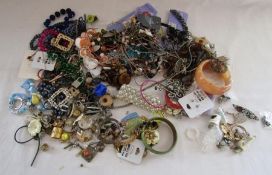 Mixed collection of costume jewellery