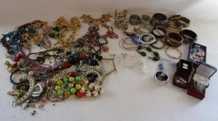 Mixed collection of costume jewellery