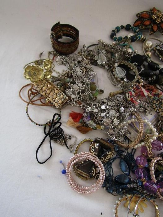 Mixed collection of costume jewellery - Image 2 of 4