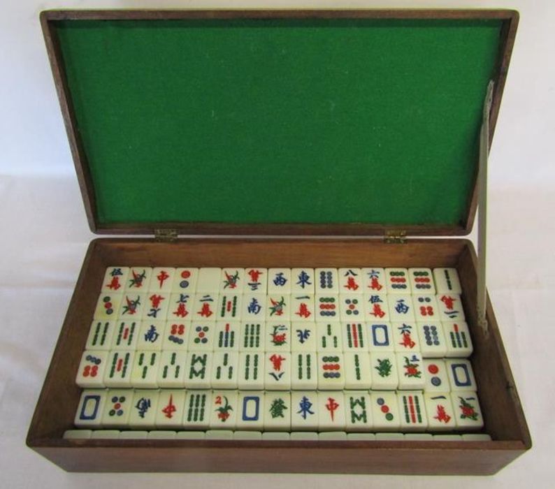 19th mahogany box containing mahjong solitaire set - Image 5 of 6