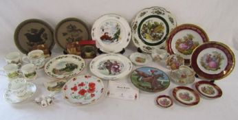 Collectors items include plates Wedgwood, Royal Worcester, Royal Doulton, commemorative ware