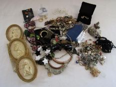 Mixed collection of costume jewellery