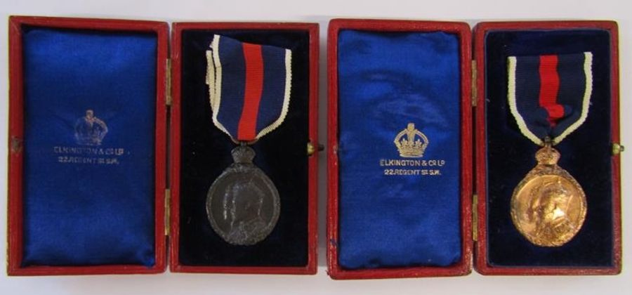 King Edward VII bronze & gilt 1902 Coronation medals in Elkington boxes