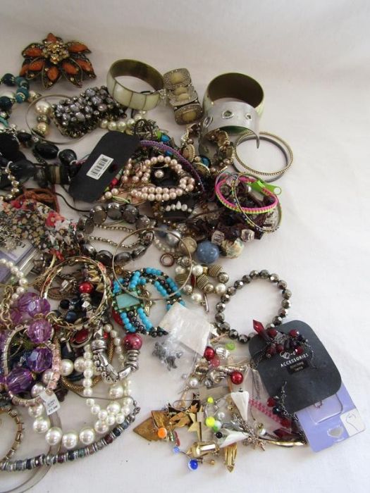 Mixed collection of costume jewellery - Image 4 of 4