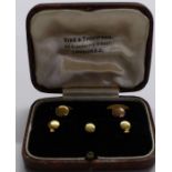 Cased matched set of five 18ct gold shirt studs 8.4g