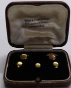 Cased matched set of five 18ct gold shirt studs 8.4g