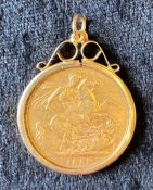 1889 Queen Victoria gold sovereign in a 9ct gold mount total weight 9.29g