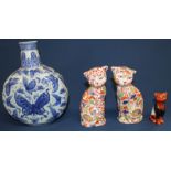 20th century Chinese blue and white moon flask, pair of Japanese Imari pattern cat figurines &