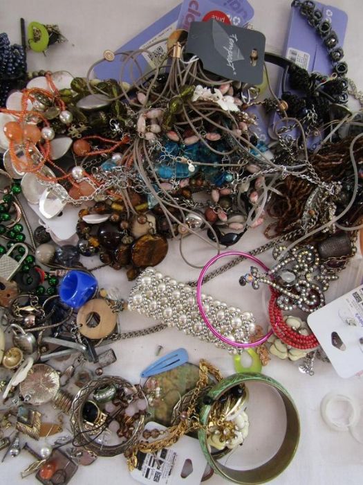 Mixed collection of costume jewellery - Image 3 of 4