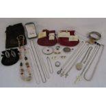 Collection of jewellery to include Guernsey pearl set earrings, hat pins, Egyptian agate beaded