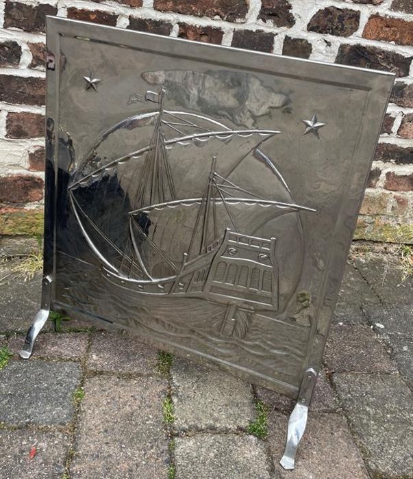 Small occasional table, painted coal scuttle and fire screen - Image 4 of 4