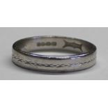 18ct white gold band 3.4g size O