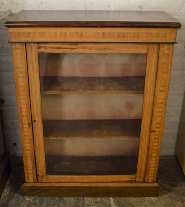 Small Victorian display cabinet Ht 98cm L 76cm D 29cm