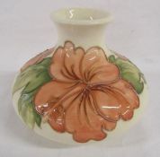 Moorcroft orange hibiscus flower on cream background squat vase - approx. 11cm tall