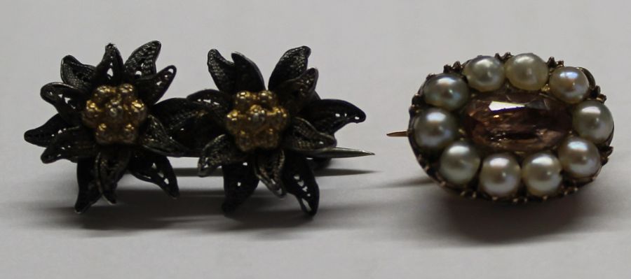 19th century tested as 9ct gold pearl & topaz brooch / pendant 2.7g & Continental wire work double