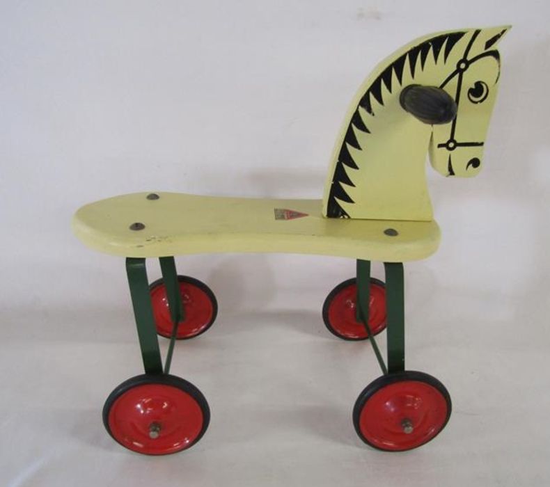 Tri-ang wooden horse on wheels with 3 unmade wheeled horses - with blue frames and one is missing - Image 6 of 8