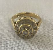 18ct gold & diamond chip cluster type ring, 5.42g