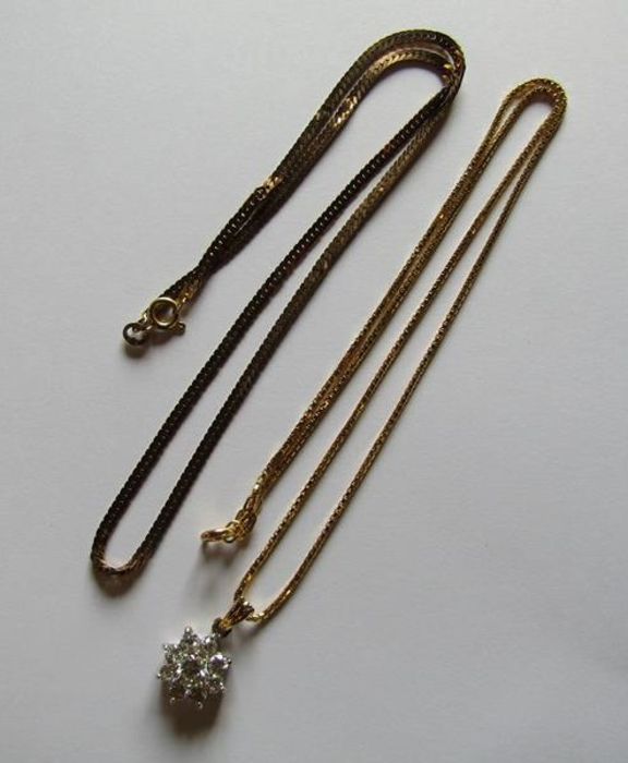 9ct gold necklace with pendant - approx. 44.5cm and 9ct gold chain approx. 40cm - total weight - Image 5 of 6