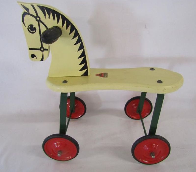 Tri-ang wooden horse on wheels with 3 unmade wheeled horses - with blue frames and one is missing - Image 4 of 8