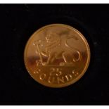 Gibraltar Elizabeth II 1975 gold £25 coin, weight 7.7g in a case