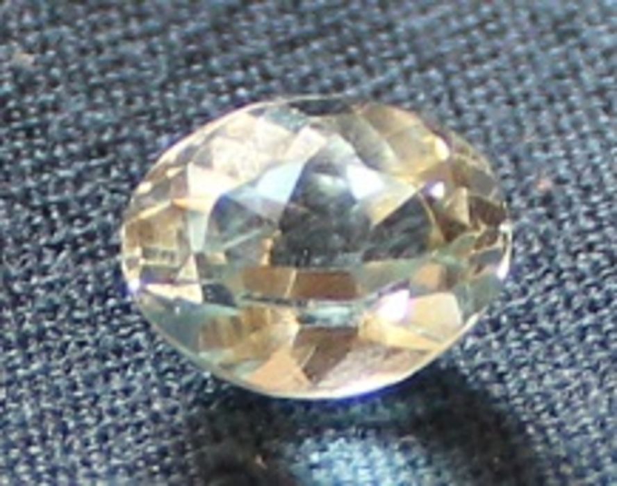 Loose cut and polished oval cut aquamarine stone 10.5mm length, 8mm wide, 5mm deep, total weight 3. - Image 3 of 3