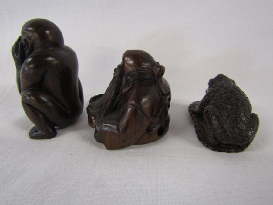 6 Wooden netsuke - monkey, Buddha, toad, flower, pig and goat - Image 3 of 5