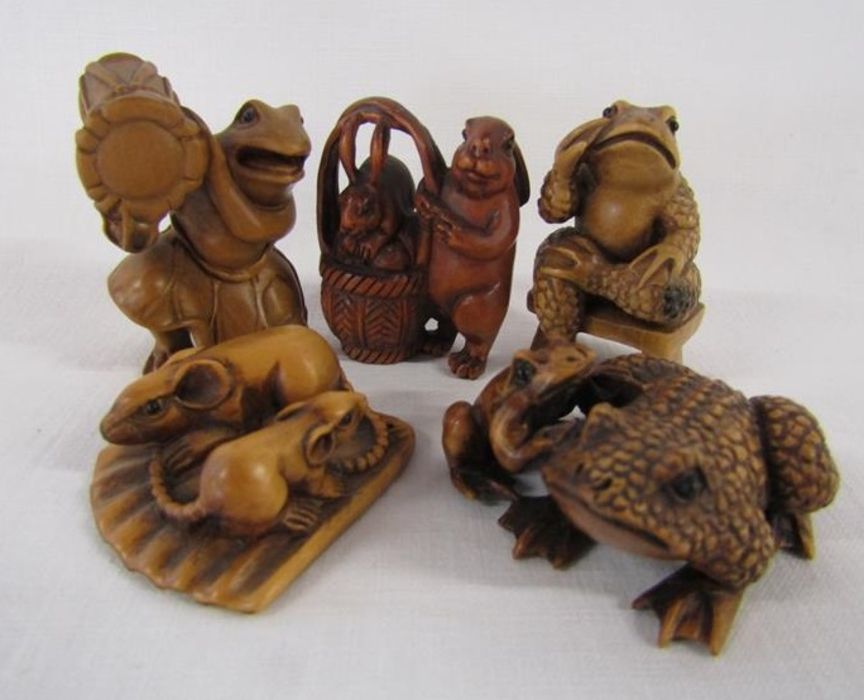 5 Wooden netsuke, signed - mice, toad, frogs and rabbits