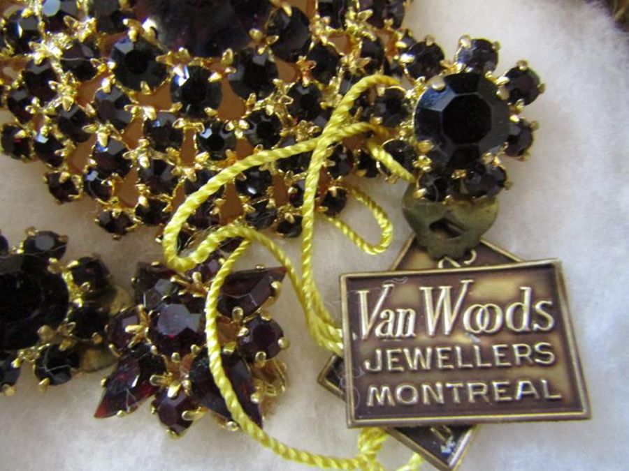 Collection of costume jewellery includes Van Woods Montreal brooch and earrings, marcasite, Pisces - Image 7 of 10