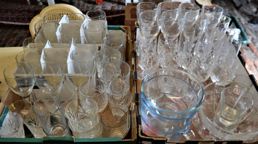 Large number of drinking glasses, Pyrex jugs & bowl & other bowls (2 boxes)