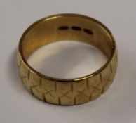 18ct gold band 5.9g, L/M