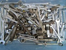 Collection of spanners and sockets