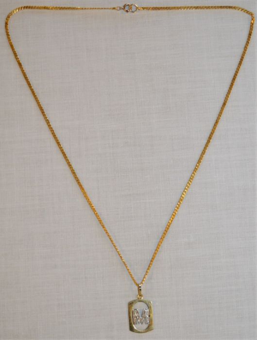 18ct gold chain and M pendant with diamonds, total weight 8.4g