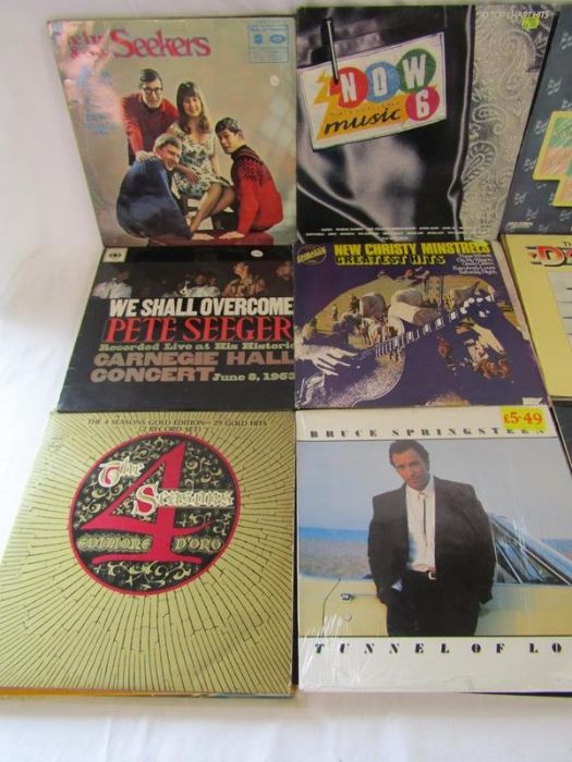 Collection of vinyl LP records - Melanie, Marilyn Monroe, UB40, Don Williams, Van Morrison, Neil - Image 13 of 13