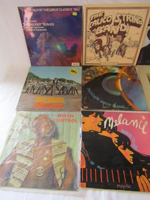Collection of vinyl LP records - Melanie, Marilyn Monroe, UB40, Don Williams, Van Morrison, Neil - Image 2 of 13