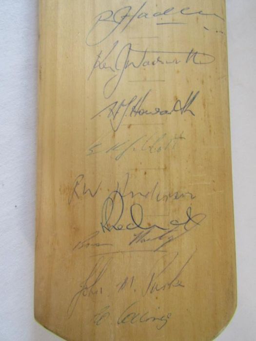 Gray-Nicolls Stewart Storey Crusader with signatures from New Zealand - Warwick - Yorkshire - Surrey - Image 6 of 18