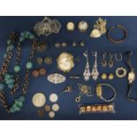 Selection of costume jewellery including Victorian Pinchbeck cameo brooch, silver & marcasite