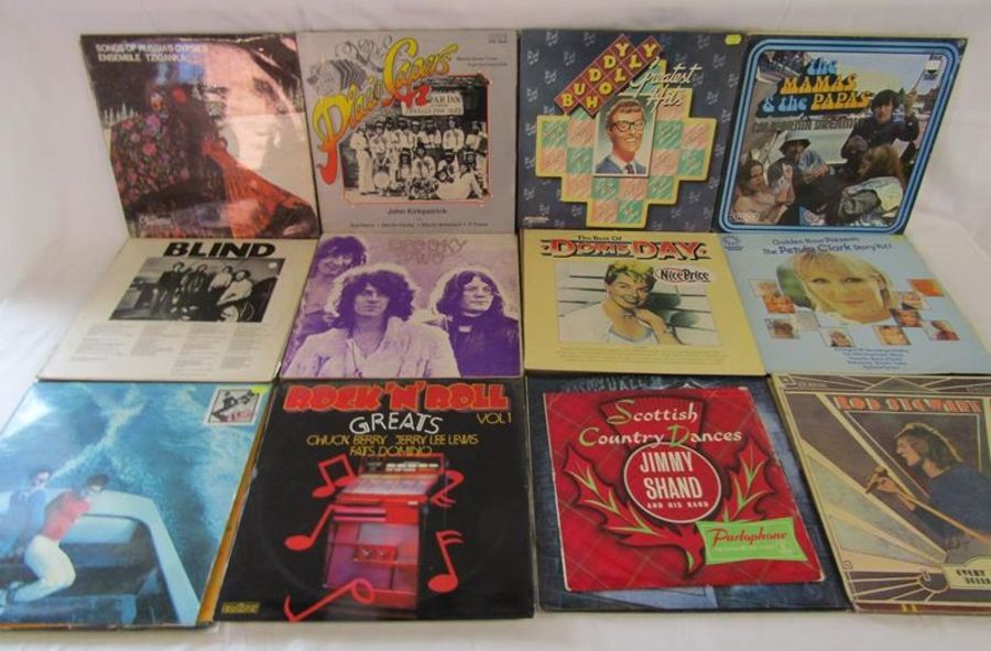 Collection of vinyl LP records - Melanie, Marilyn Monroe, UB40, Don Williams, Van Morrison, Neil - Image 10 of 13