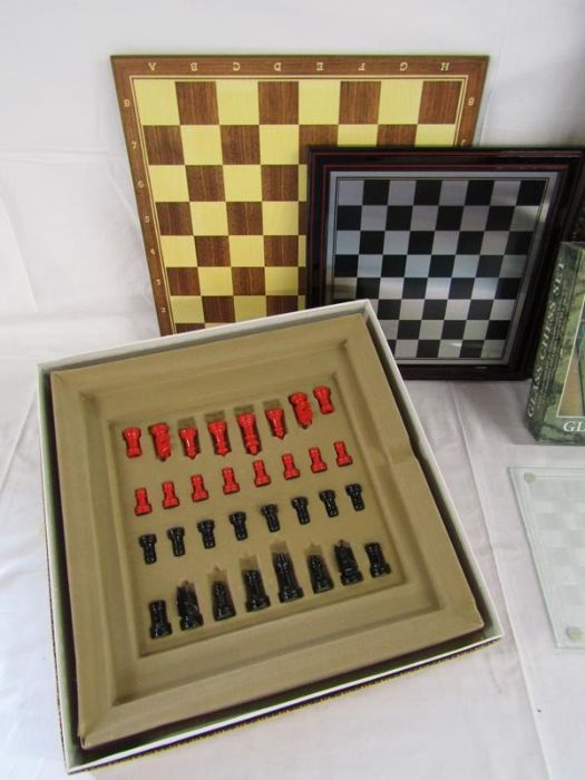 Collection of chess boards includes glass with pieces, RC creations board with pieces and large - Image 2 of 6