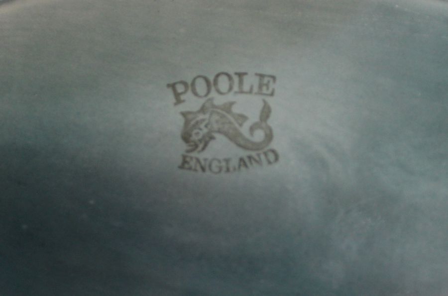 Selection of Poole animal figures, including graduating dolphins and dish, seals, otters and owl - Image 2 of 2
