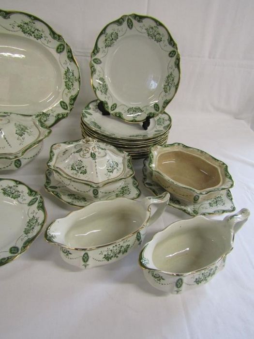 Albion Pottery 'Loraine' part dinner service in green, includes tureens, meat plates gravy boat etc - Image 4 of 6