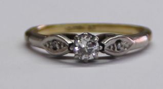 18ct gold diamond platinum set ring, size L, 2.3g