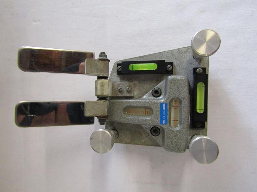 Hilger Watts TB108 pendulum clinometer, Wyler level and Hilger Watts precision spirit level - Image 4 of 9