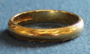 18ct gold band 4.2g