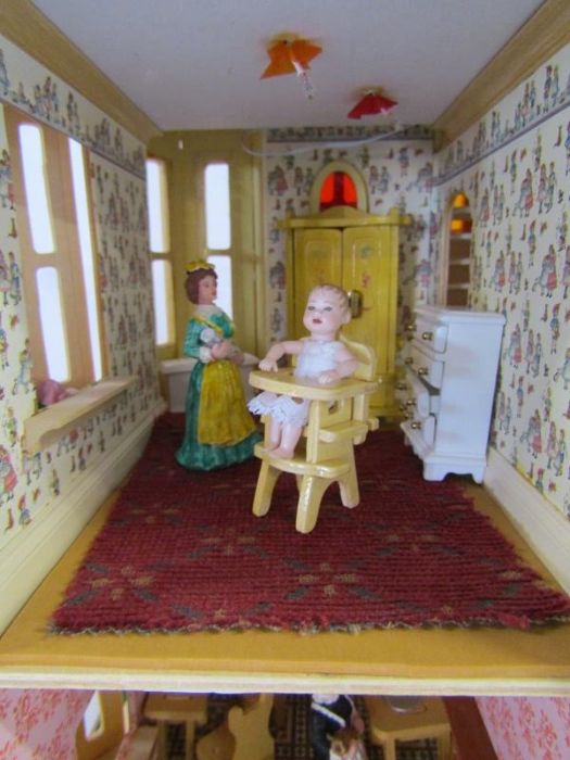 Small furnished dolls house on turning base (removable) - approx. 52cm x 38cm - Image 8 of 15