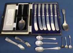 Cased set of 6 silver handled butter knives Sheffield 1922, silver replica Coronation anointing